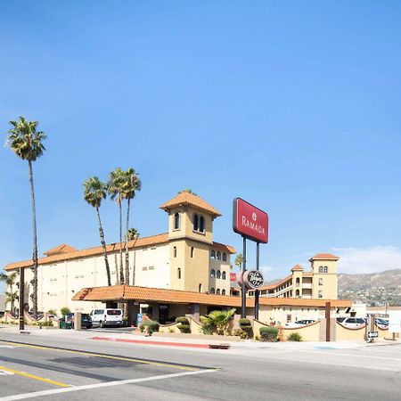Hotel Ramada By Wyndham Burbank Airport Exterior foto