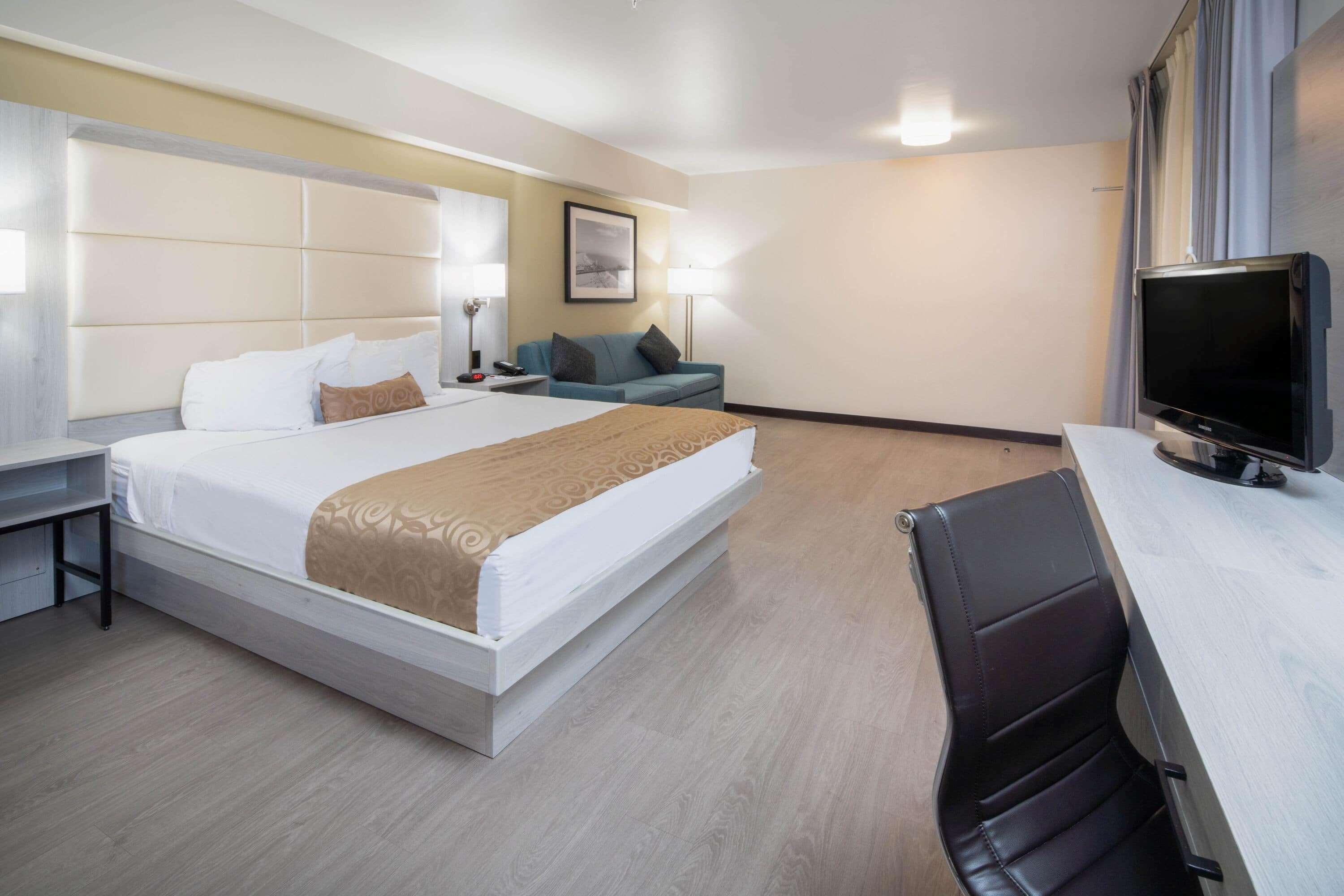Hotel Ramada By Wyndham Burbank Airport Exterior foto