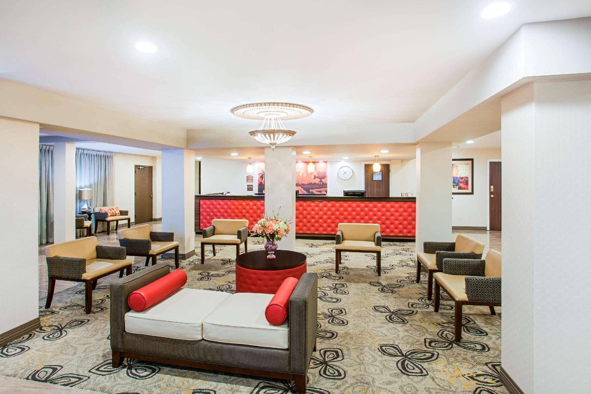 Hotel Ramada By Wyndham Burbank Airport Exterior foto