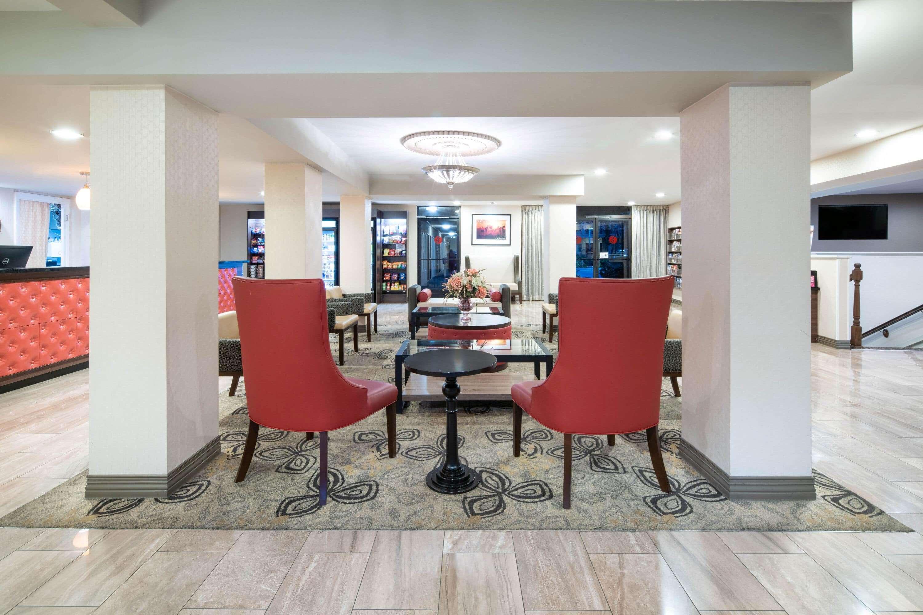 Hotel Ramada By Wyndham Burbank Airport Exterior foto