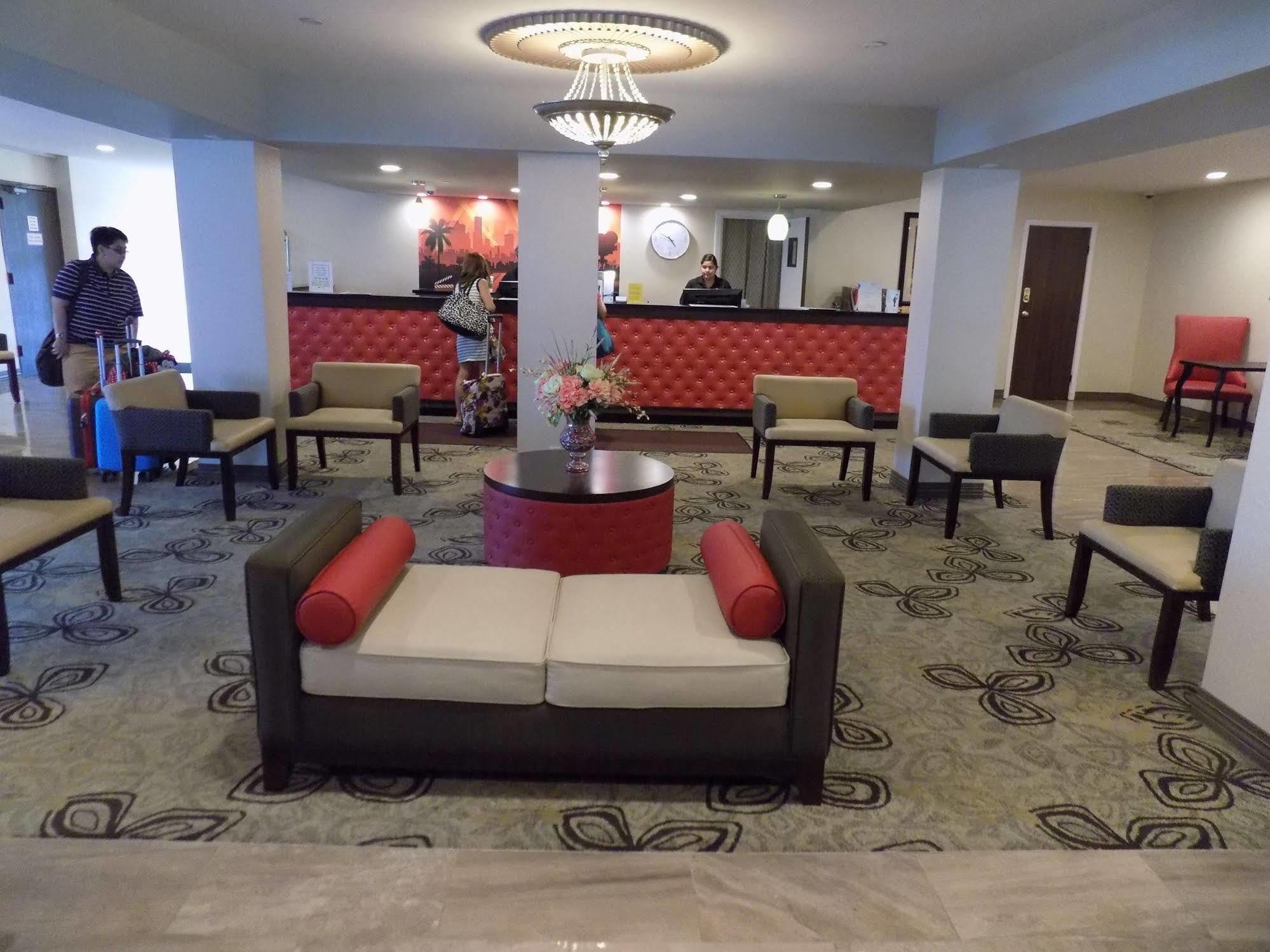 Hotel Ramada By Wyndham Burbank Airport Exterior foto